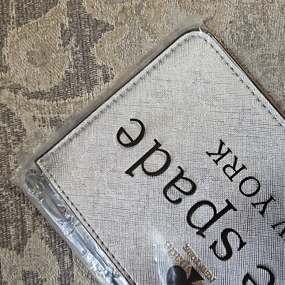 TRADED NIP Kate Spade Silver Wristlet - Picture 6 of 10